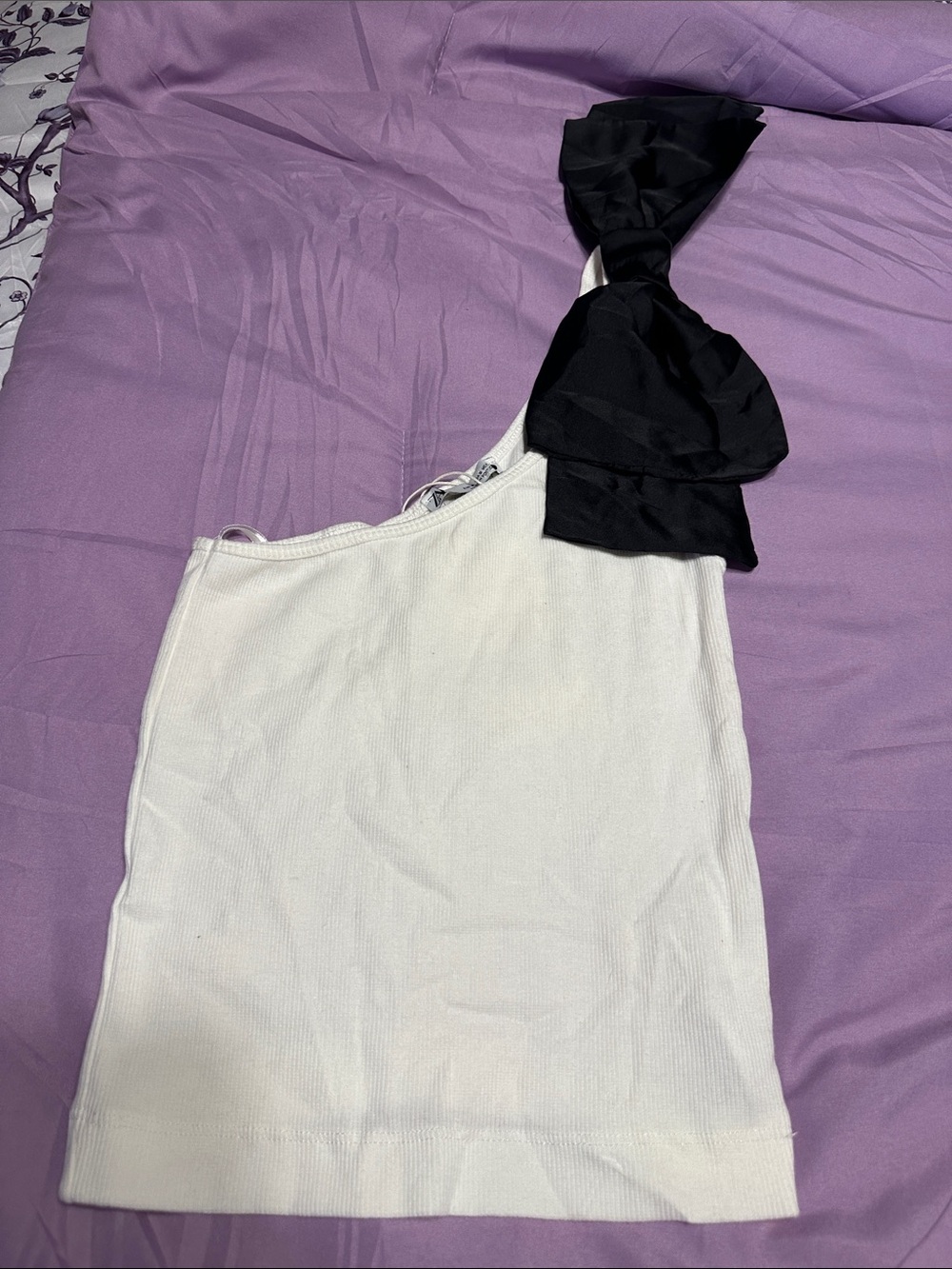 Zara White One-Shoulder Crop Top with Black Bow